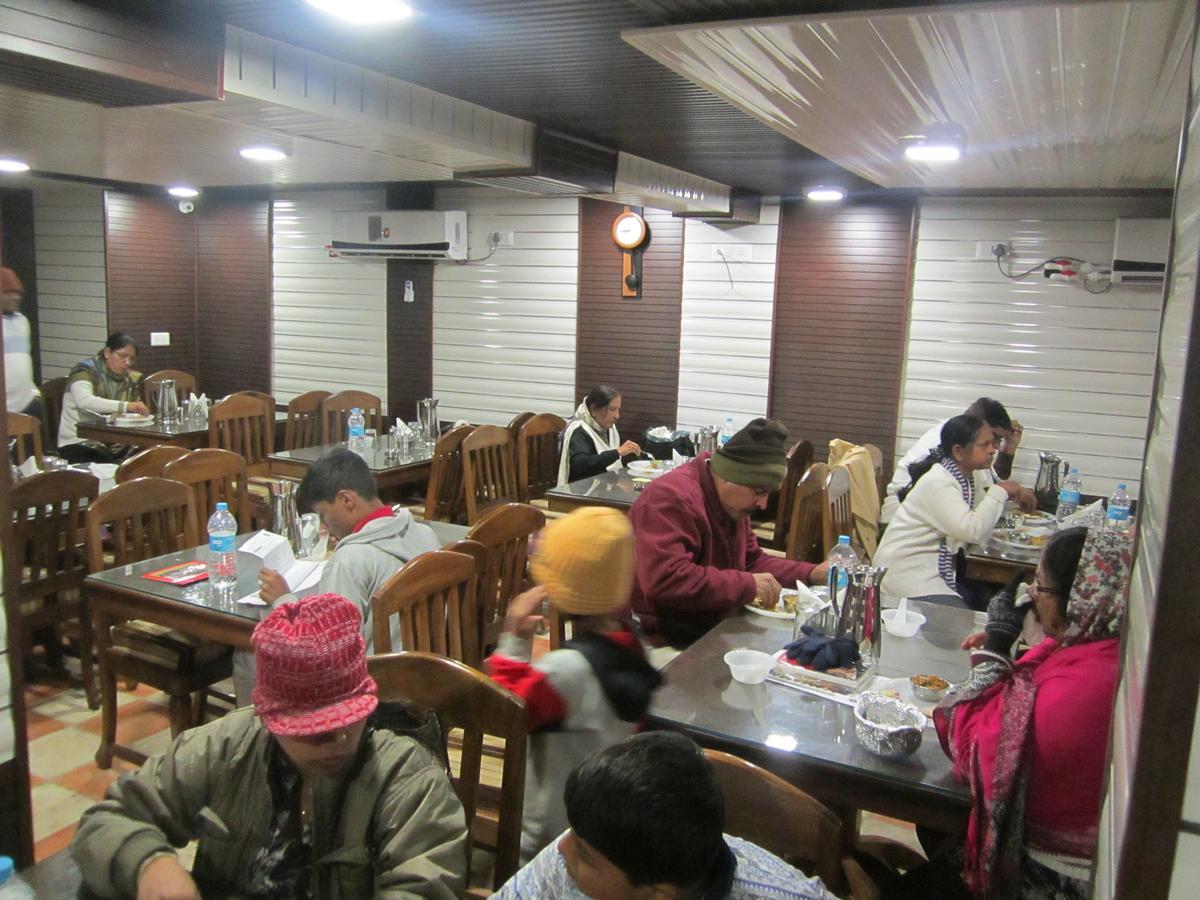 Hotel Akbar Sonāmarg 外观 照片